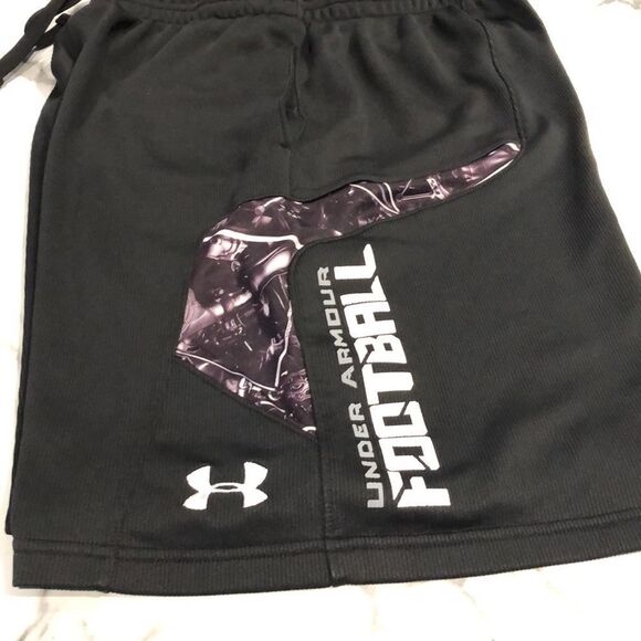 Under Armour Performance Football Shorts Sz. L - Picture 5 of 8